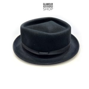 cappello pork pie uomo donna MADE IN ITALY con diamante lana nero https://www.glamouraccessoriesshop.it/wp-content/uploads/2024/10/cappello-pork-pie-uomo-donna-MADE-IN-ITALY-con-diamante-lana-nero-300x300.jpeg