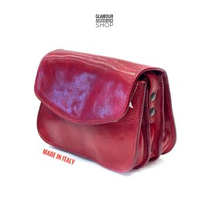 borsa donna patta con tracolla regolabile vera pelle cuoio sfoderato internamente etro style old school firenze made in Italy rosso rubino https://www.glamouraccessoriesshop.it/wp-content/uploads/2024/11/borsa-donna-patta-con-tracolla-regolabile-vera-pelle-cuoio-sfoderato-internamente-etro-style-old-school-firenze-made-in-Italy-rosso-rubino-300x300.jpeg
