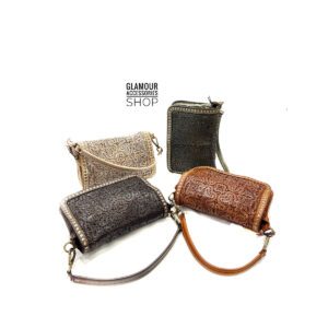 https://www.glamouraccessoriesshop.it/wp-content/uploads/2025/08/BORSA-DONNA-baguette-con-patta-e-manico-corto-vera-pelle-lavata-vintage-laserata-borchiata-artigianato-italiano-Bayside84-Glamour-hipester-harley-motor-bag-woman-retro--300x300.jpeg