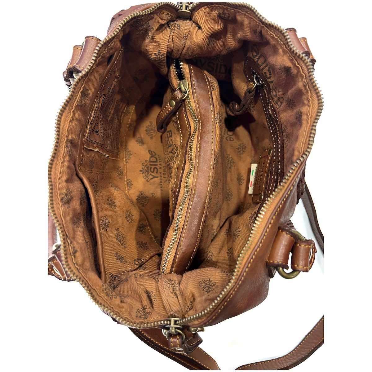 Borsa bauletto donna in vera pelle nera laserata con motivo floreale e dettagli