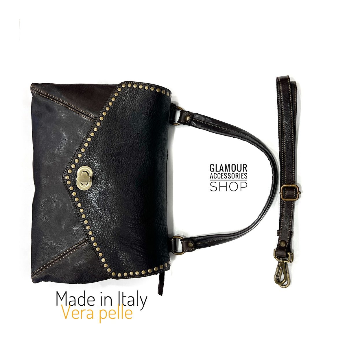 Borsa donna con patta borchiata in vera pelle Made in Italy con manico corto e tracolla regolabile testa moro