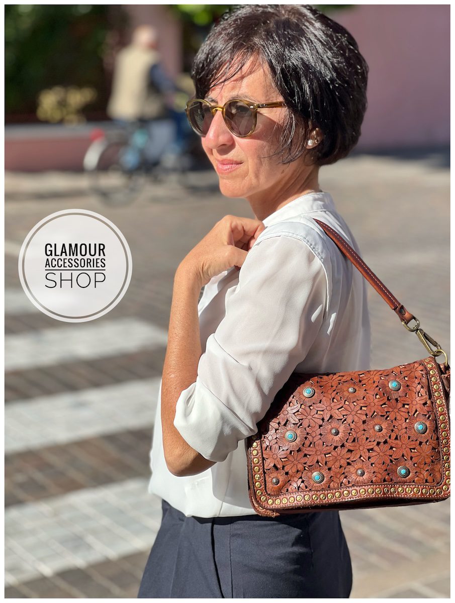 Borsa MADE IN ITALY donna patta frontale pelle laserata borchiata con turchese Camilla - immagine 17