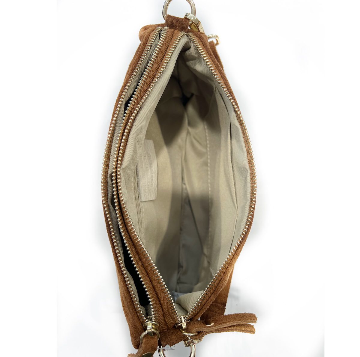 Borsa baguette da donna Yoko in vera pelle scamosciata marrone Made in Italy, con manico corto, tracolla regolabile e chiusure zip.