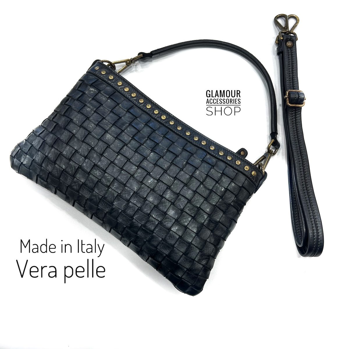 Borsa pochette donna Joan in vera pelle con intreccio largo, borchiatura, manico corto e tracolla regolabile Made in Italy.